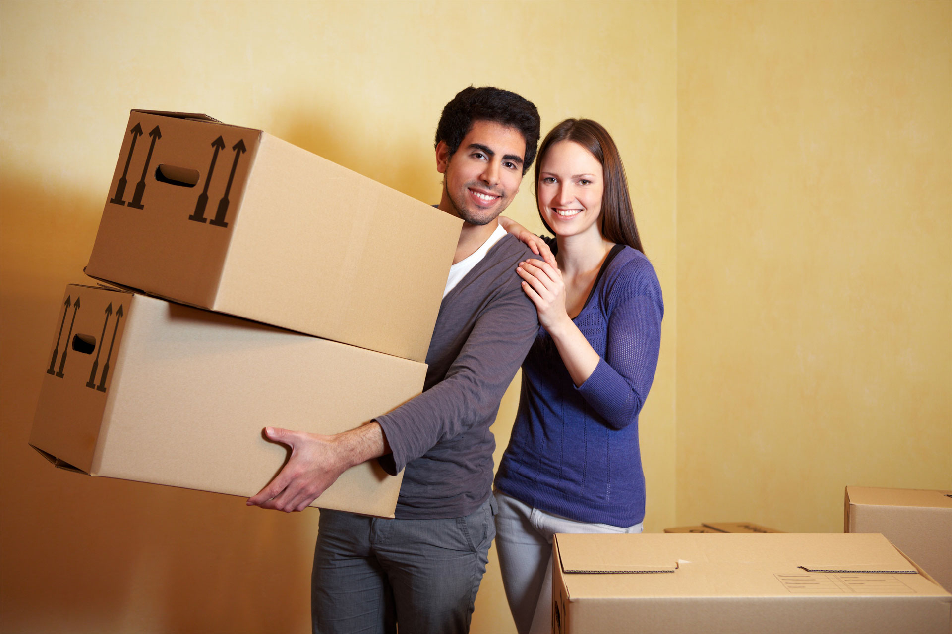 couple-moving couple-moving